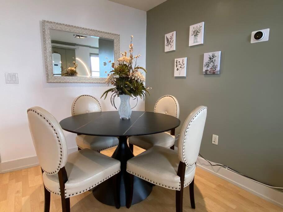 Designer Downtown Condo Suite - Splendid View Des Moines Exterior photo