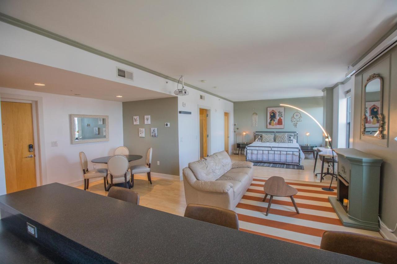 Designer Downtown Condo Suite - Splendid View Des Moines Exterior photo