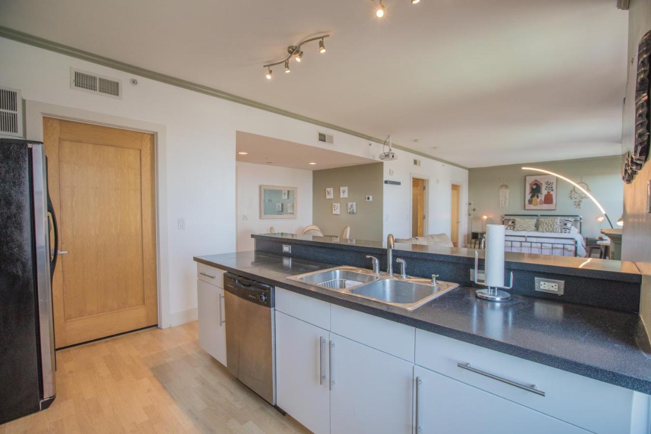 Designer Downtown Condo Suite - Splendid View Des Moines Exterior photo